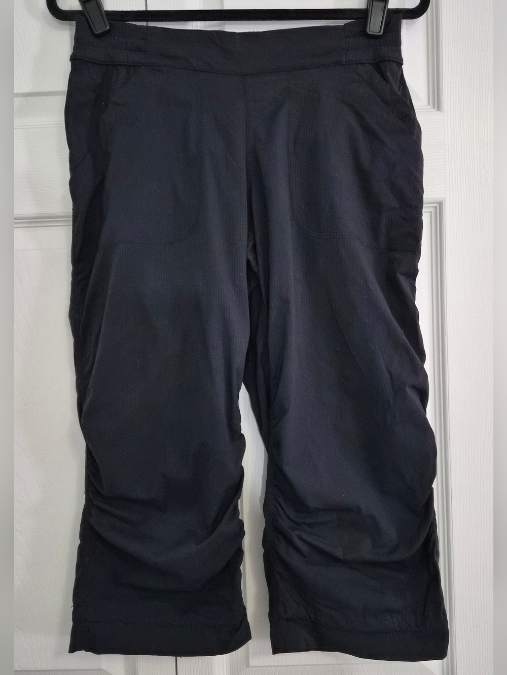 Lululemon Dance Studio Capri Black Size 8 Lightweight Travel Hiking Athleisure